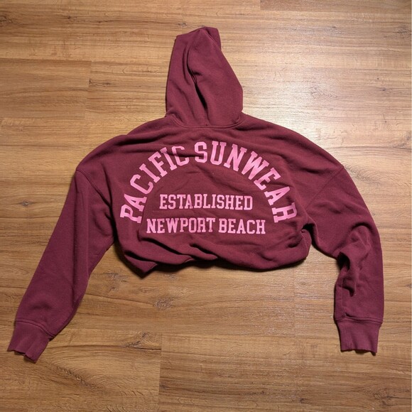 PacSun Newport Beach Cropped Hoodie Medium Red Burgundy Pullover Casual - Picture 6 of 9